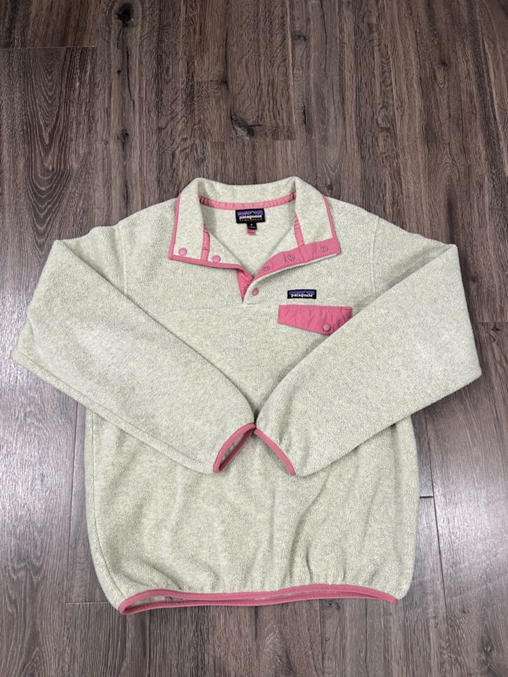 Patagonia Cream Fleece Pullover with Pink Trim (M)